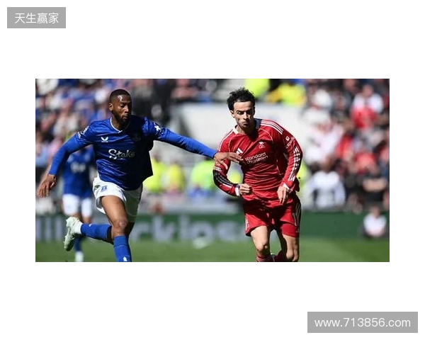 记者：琼斯正考虑结束16年红军生涯，维拉热刺国米有意